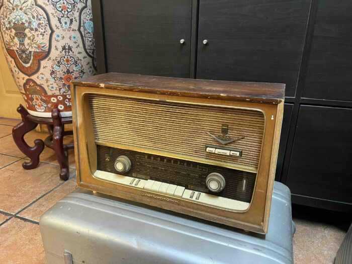 Vintage Radio - Image 2