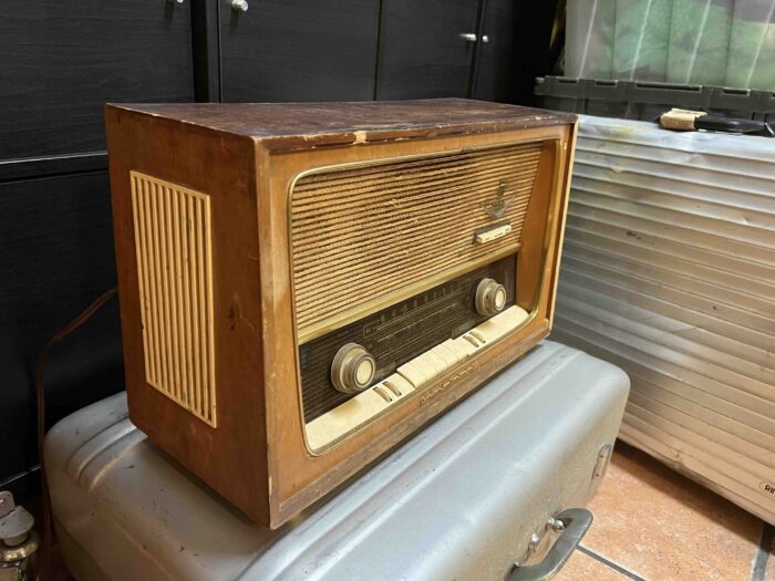 Vintage Radio - Image 3