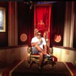 Queen Throne / Red & Gold - Image 2