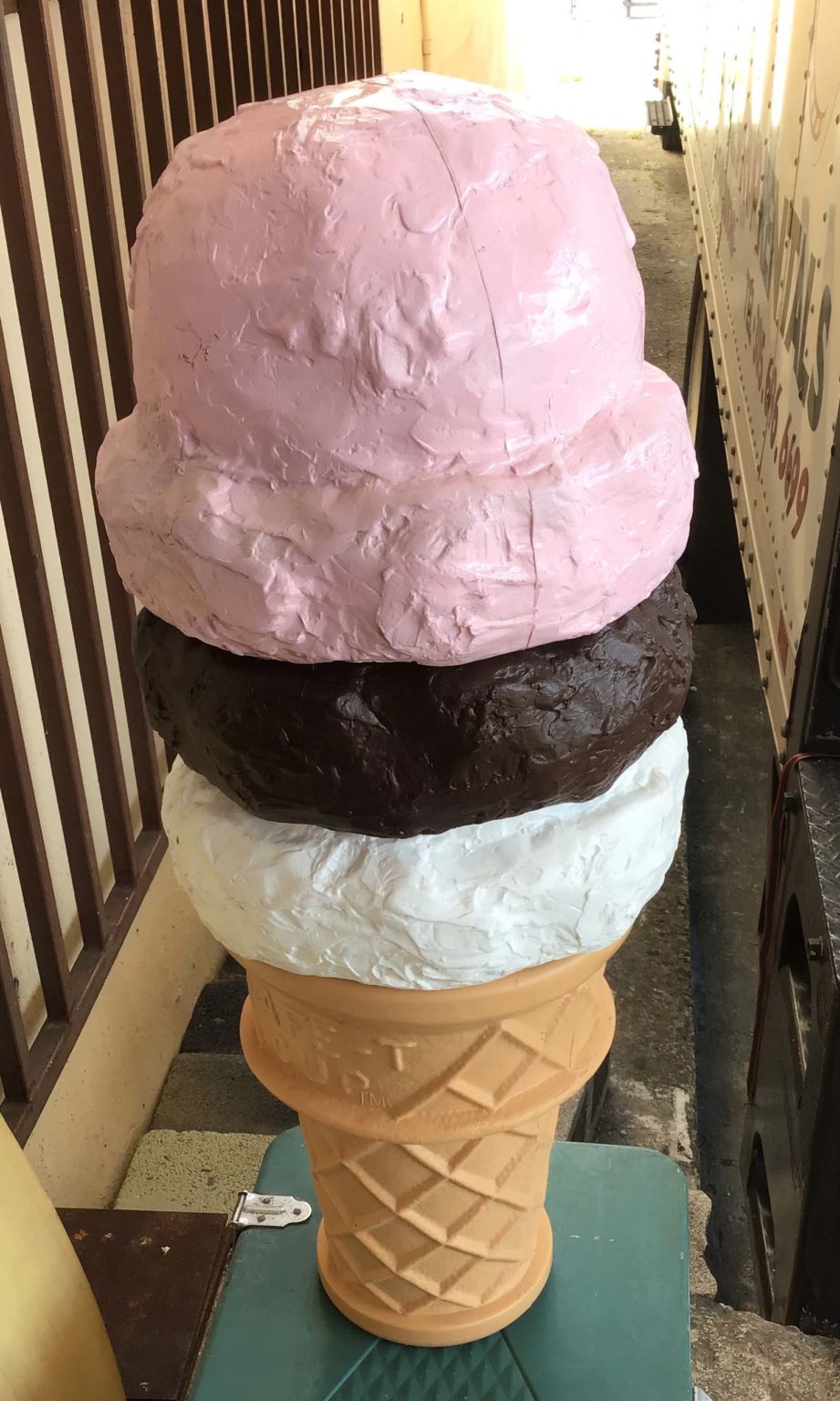 Ice Cream Cone Set ⋆ Movie Prop Rentals