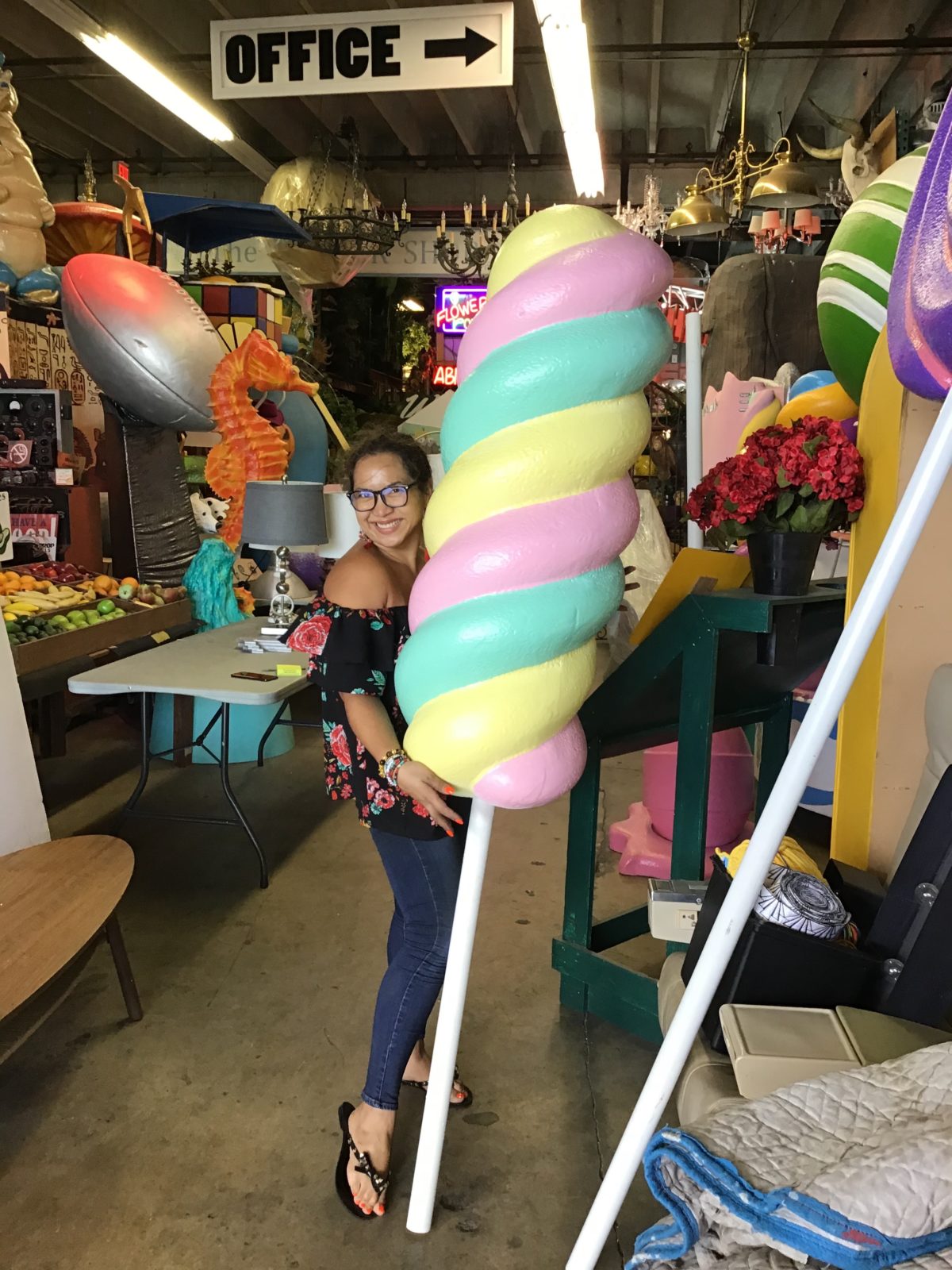 Spiral Lollipop Extra Large ⋆ Movie Prop Rentals